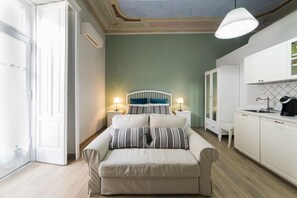 Cortinas blackout, sistema de insonorización y wifi gratis 