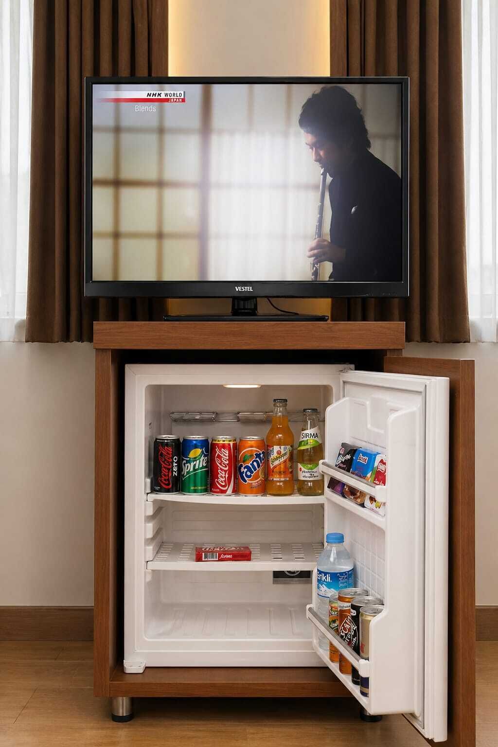 ثلاجة صغيرة