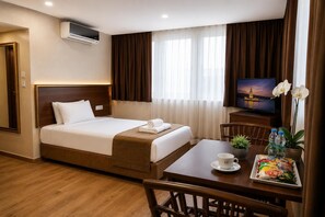 Single Room | Premium bedding, minibar, in-room safe, desk - Hotel Real Life (Istanbul)