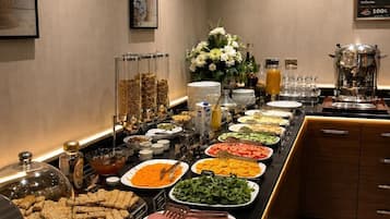 Free daily buffet breakfast