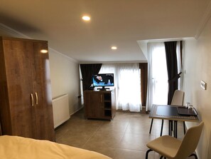 Premium bedding, minibar, in-room safe, desk - Hotel Real Life (Istanbul)