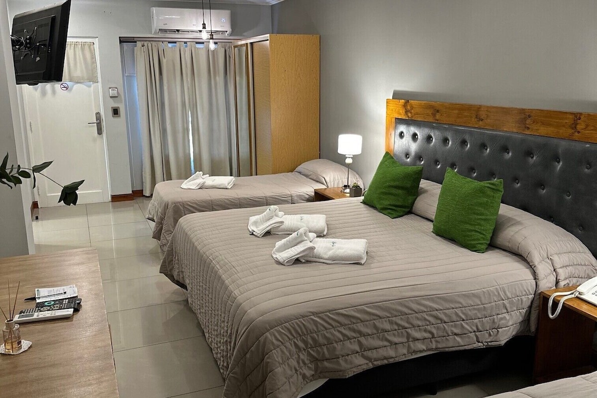 double room | premium bedding, pillow-top beds, minibar, in-room safe