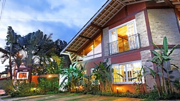 Mặt tiền nơi lưu trú