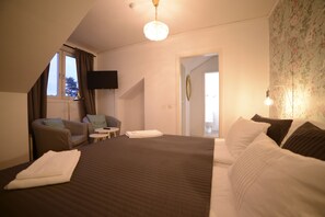 Standard Double Room, 2 Twin Beds | Free WiFi, bed sheets