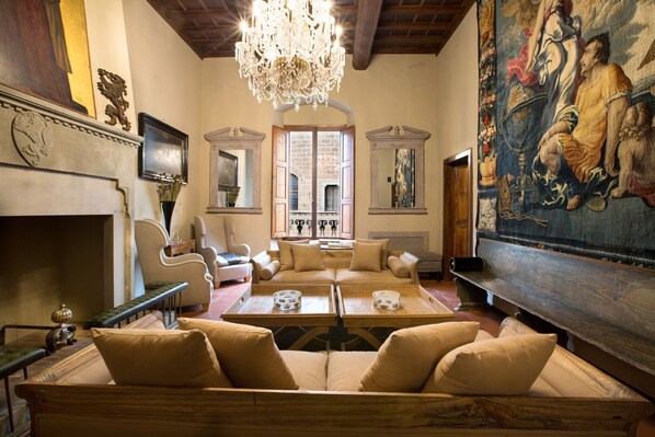 Library - Palazzo Gallery (Florence)