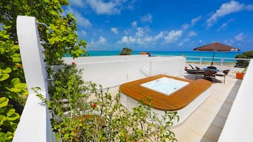Duplex, 2 quartos, Hidromassagem particular, Vista Parcial para o mar | 客房景觀