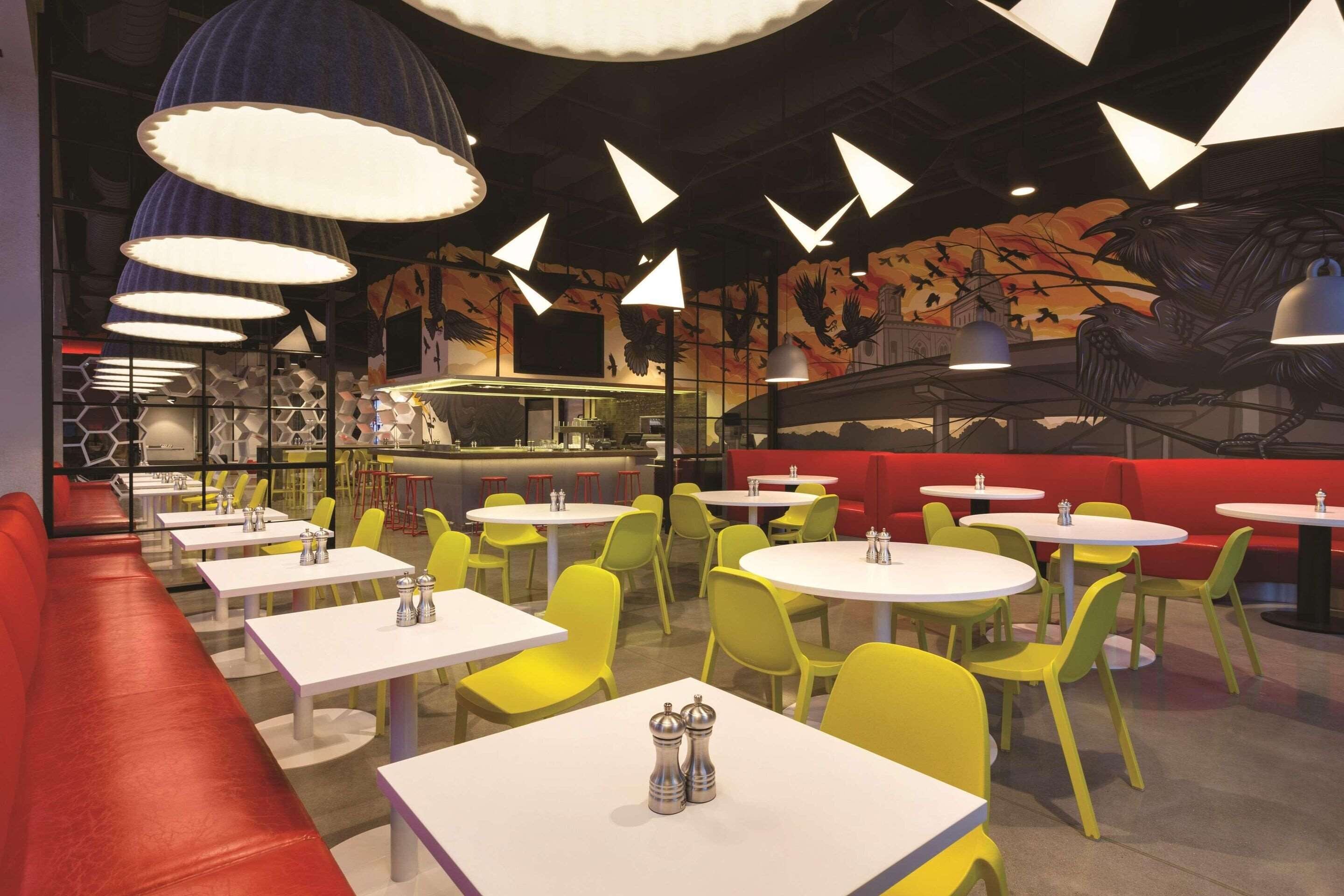 Photo - Radisson Red Minneapolis Downtown