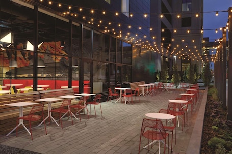 Lounge. Radisson RED Minneapolis Downtown