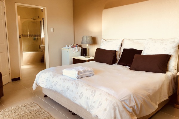 Deluxe Triple Room | Premium bedding, blackout curtains, iron/ironing board (on request)
