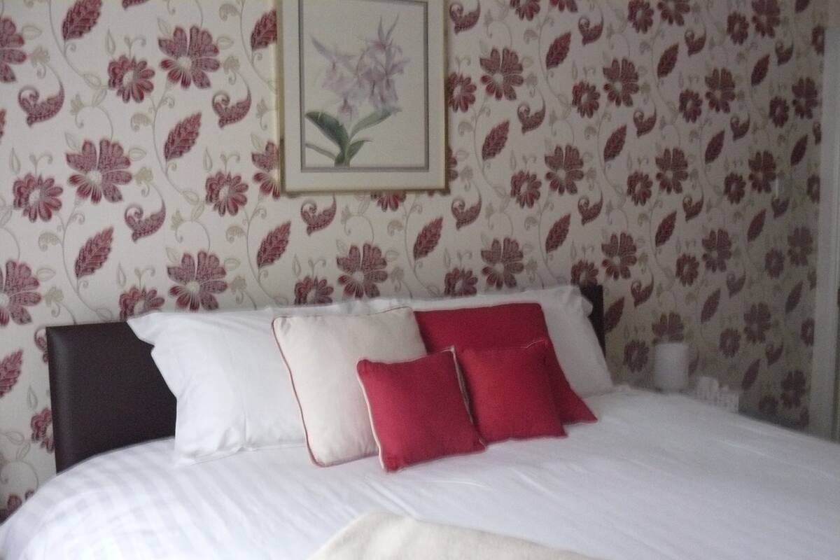Double Room (Red Room )