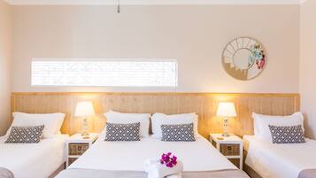 Family Room, 1 Bedroom (Pool Facing Family Unit ) | Premium bedding, in-room safe, desk, free WiFi