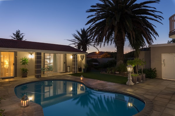Outdoor pool, pool loungers