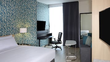 Estudio, 1 cama King size y sofá cama | Caja de seguridad en la habitación y escritorio