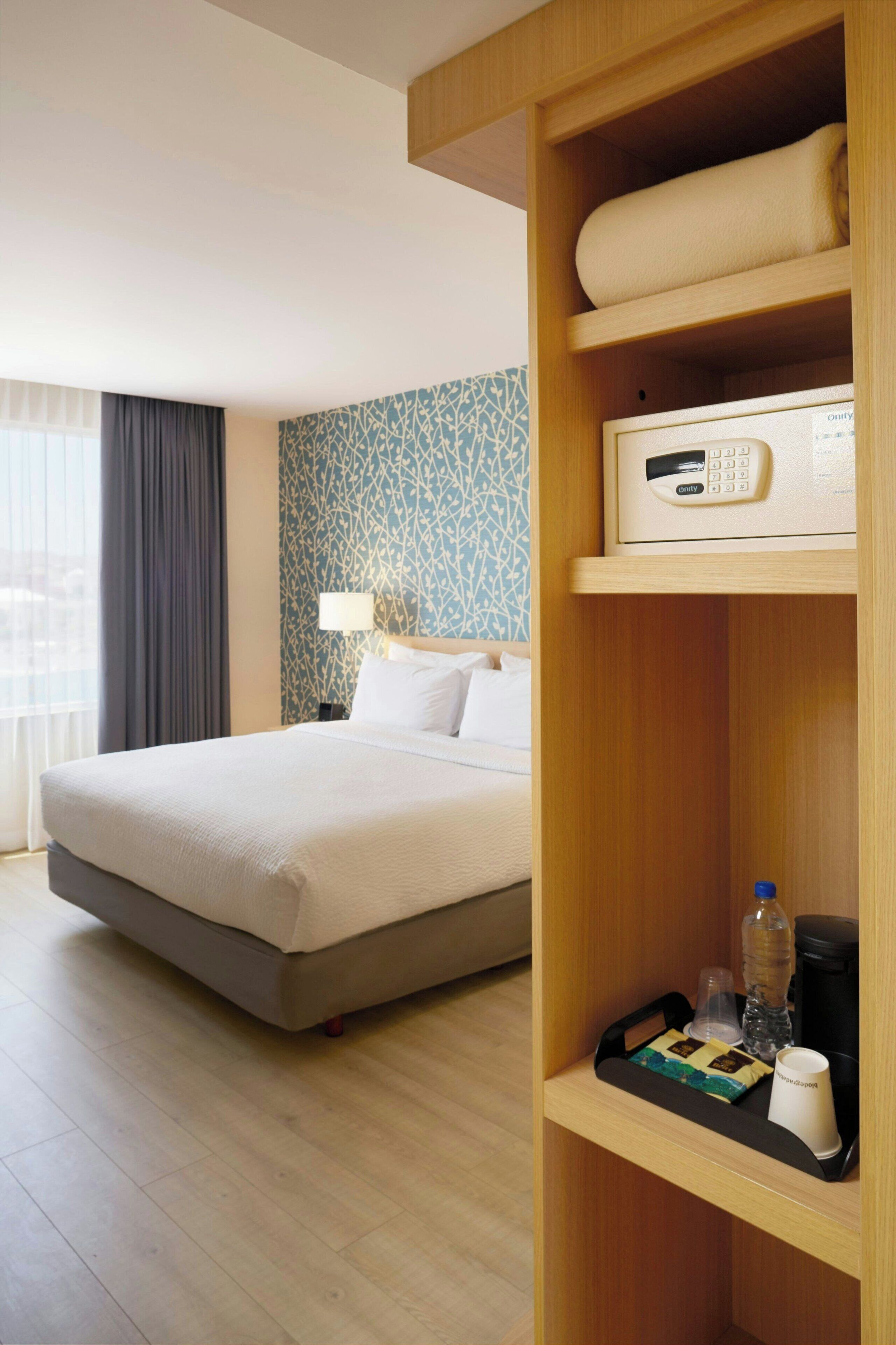 in-room safe, desk, iron/ironing board, free wifi