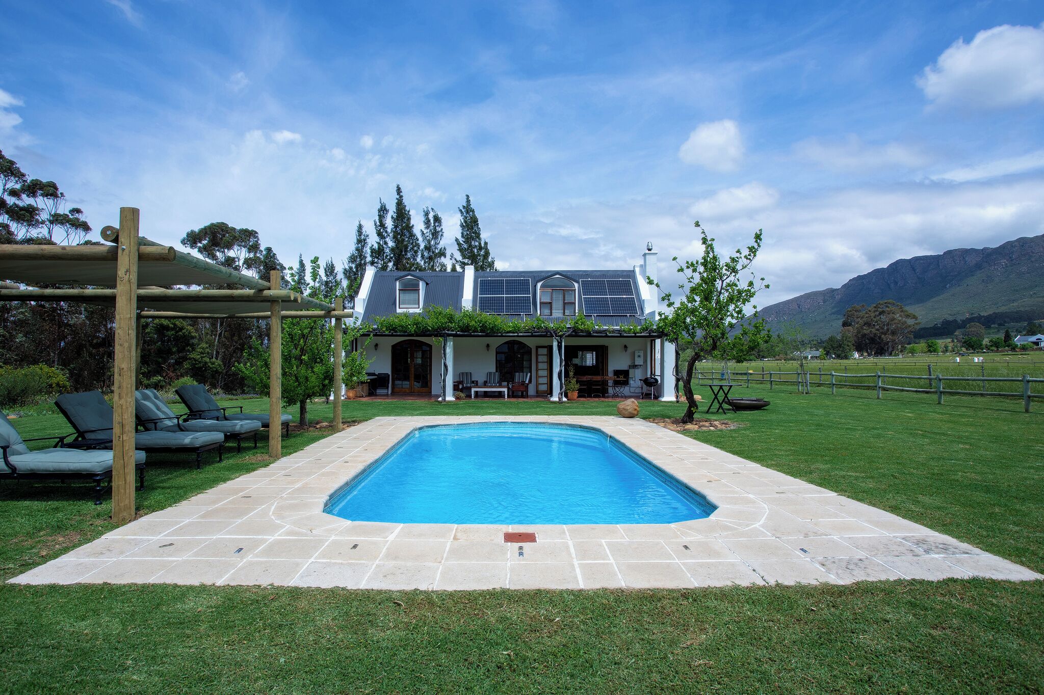 Cottage | Premium bedding, in-room safe, individually decorated