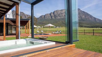 House, 4 Bedrooms, Patio, Mountain View | Terrace/patio
