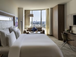 Phòng đôi Deluxe, 1 giường đôi và sofa giường | Minibar, két bảo mật tại phòng, bàn, phòng cách âm 