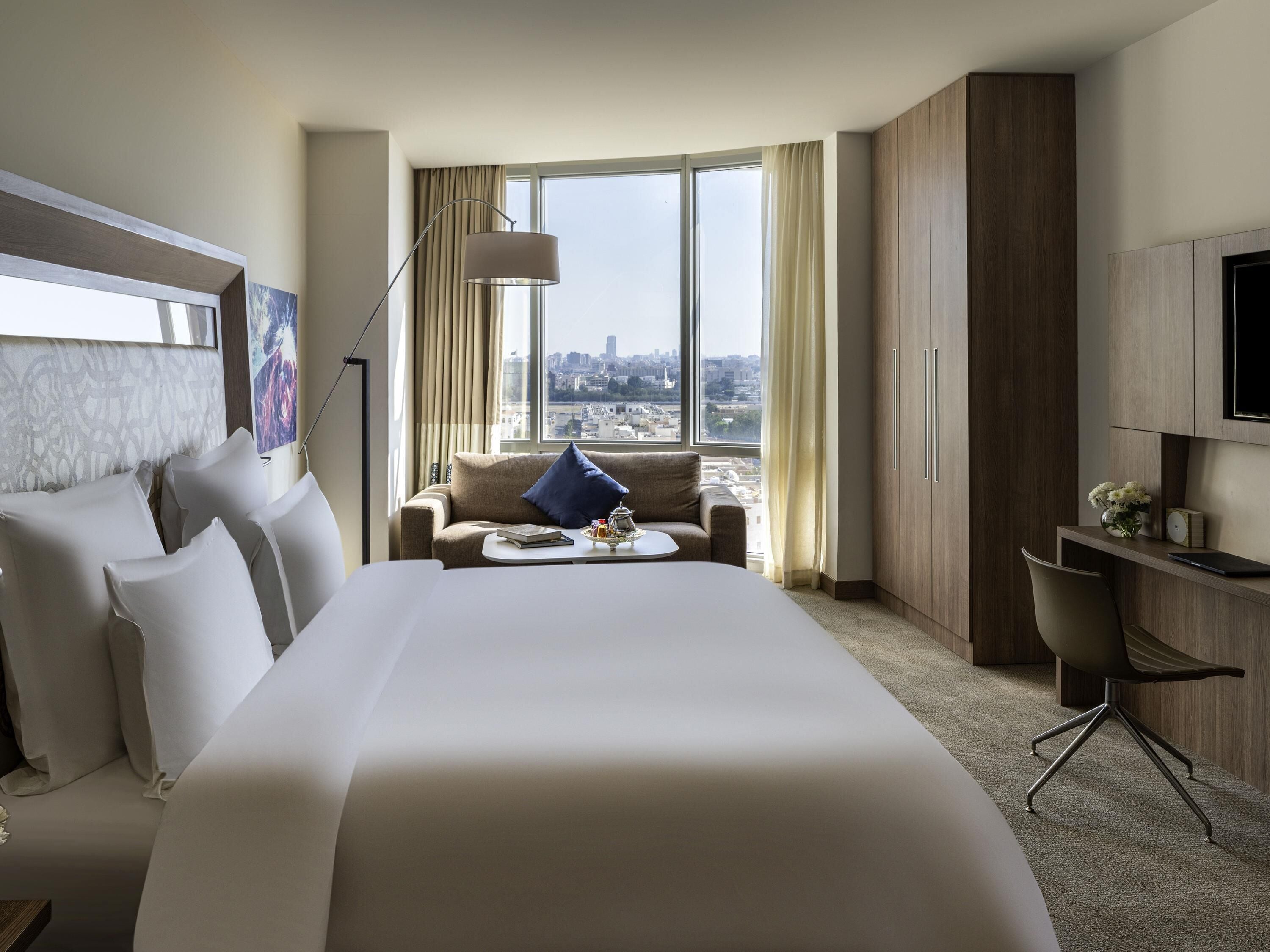 Phòng đôi Deluxe, 1 giường đôi và sofa giường | Minibar, két bảo mật tại phòng, bàn, phòng cách âm 