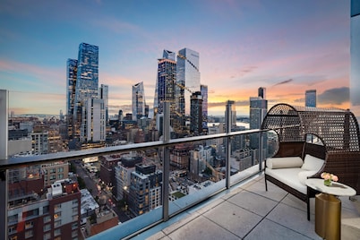 DoubleTree by Hilton New York Times Square West
