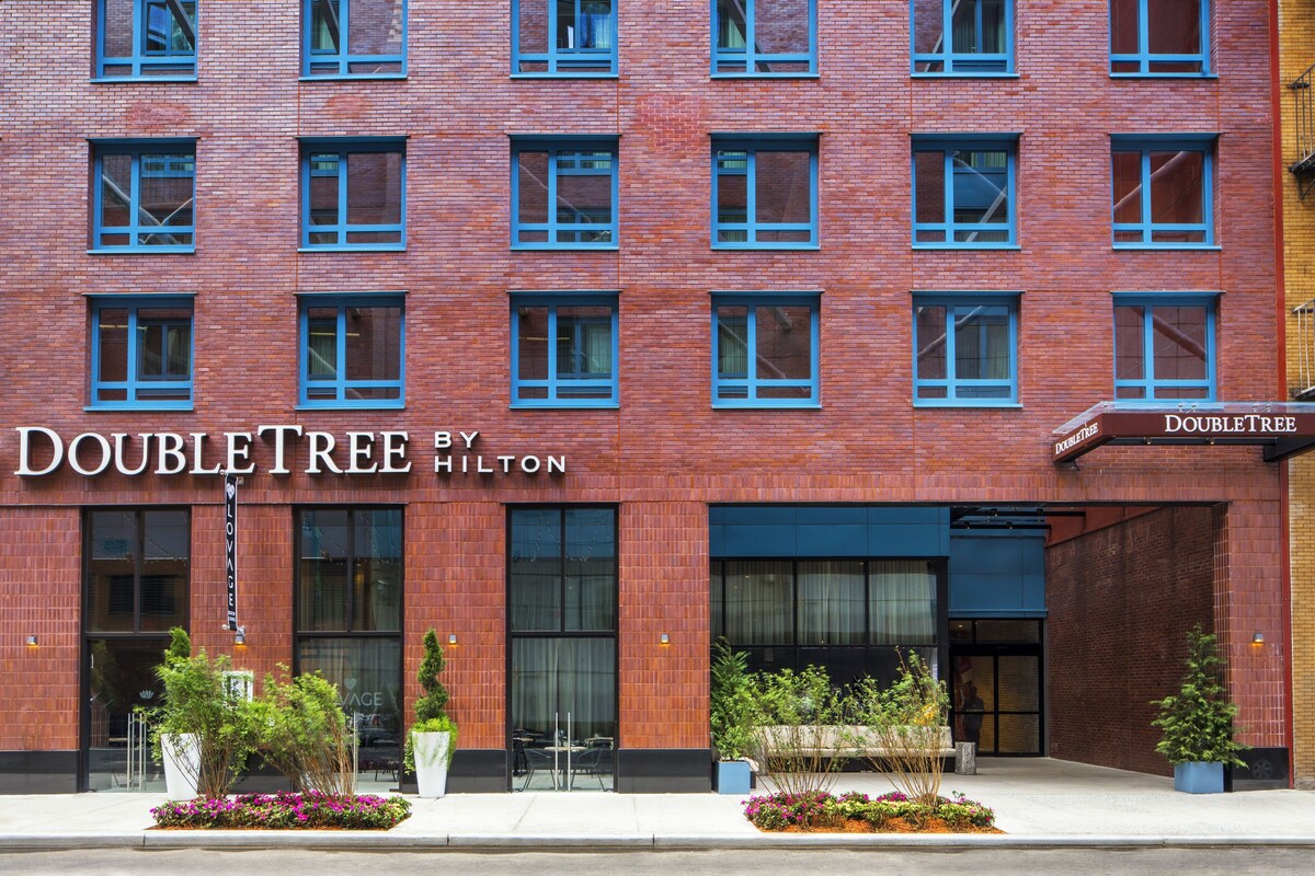 DoubleTree by Hilton New York Times Square West Reviews, Deals & Photos 2023 Expedia