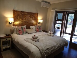 13 bedrooms, Egyptian cotton sheets, premium bedding, down comforters - Dilisca Guesthouse (Cape Town)