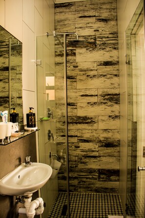 Bathroom - The Noble Lodge (Cape Town)