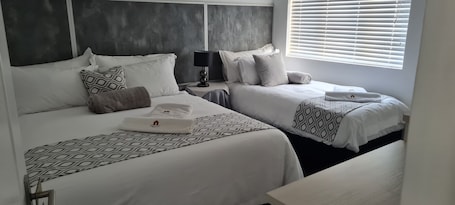 Honesty | 1 bedroom, Egyptian cotton sheets, premium bedding, Tempur-Pedic beds