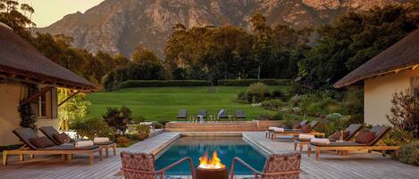 Outdoor pool, pool loungers