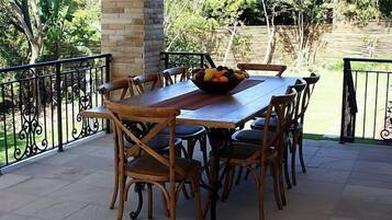 Outdoor dining