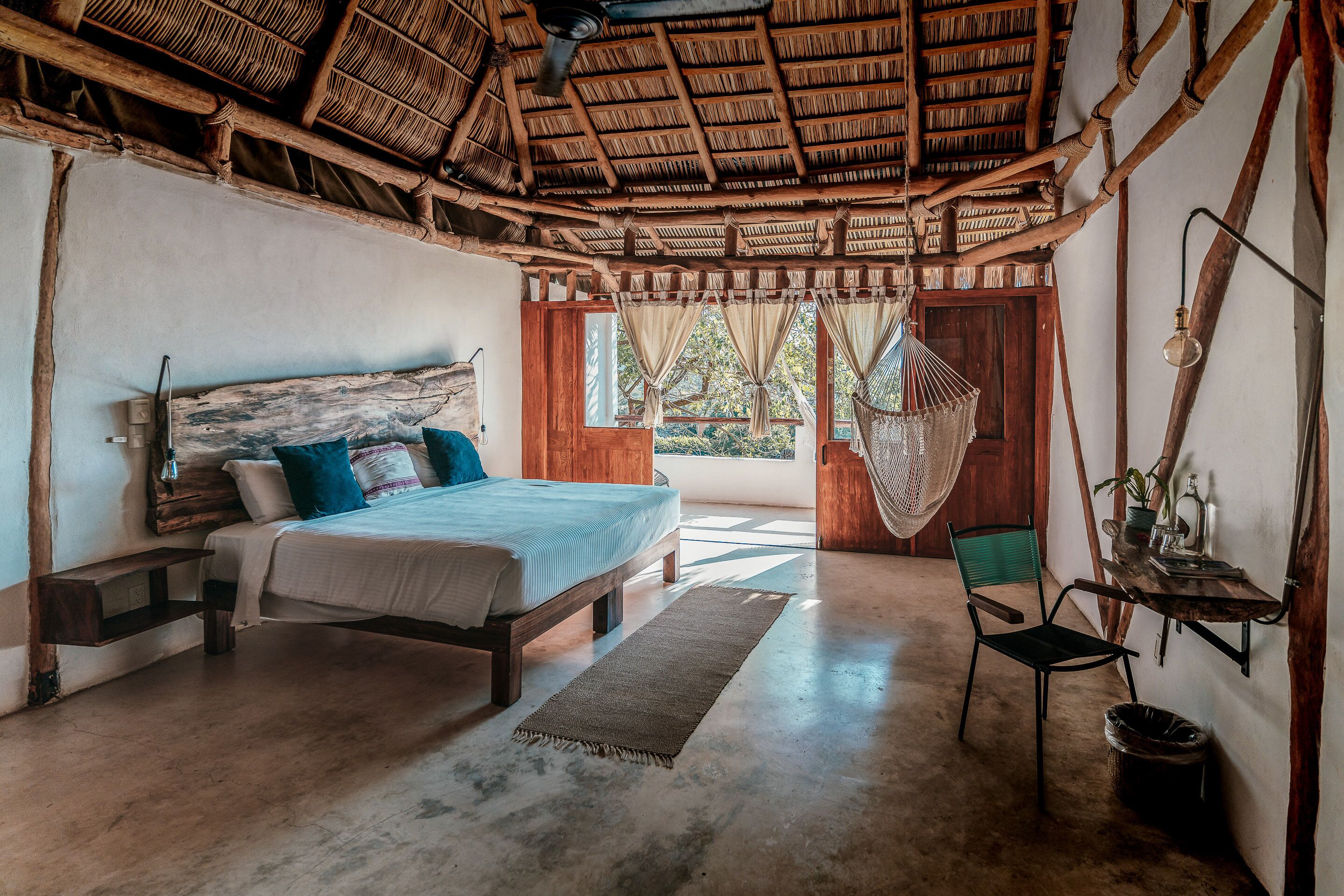 comfort single room, 1 bedroom, partial ocean view | desk, bed sheets