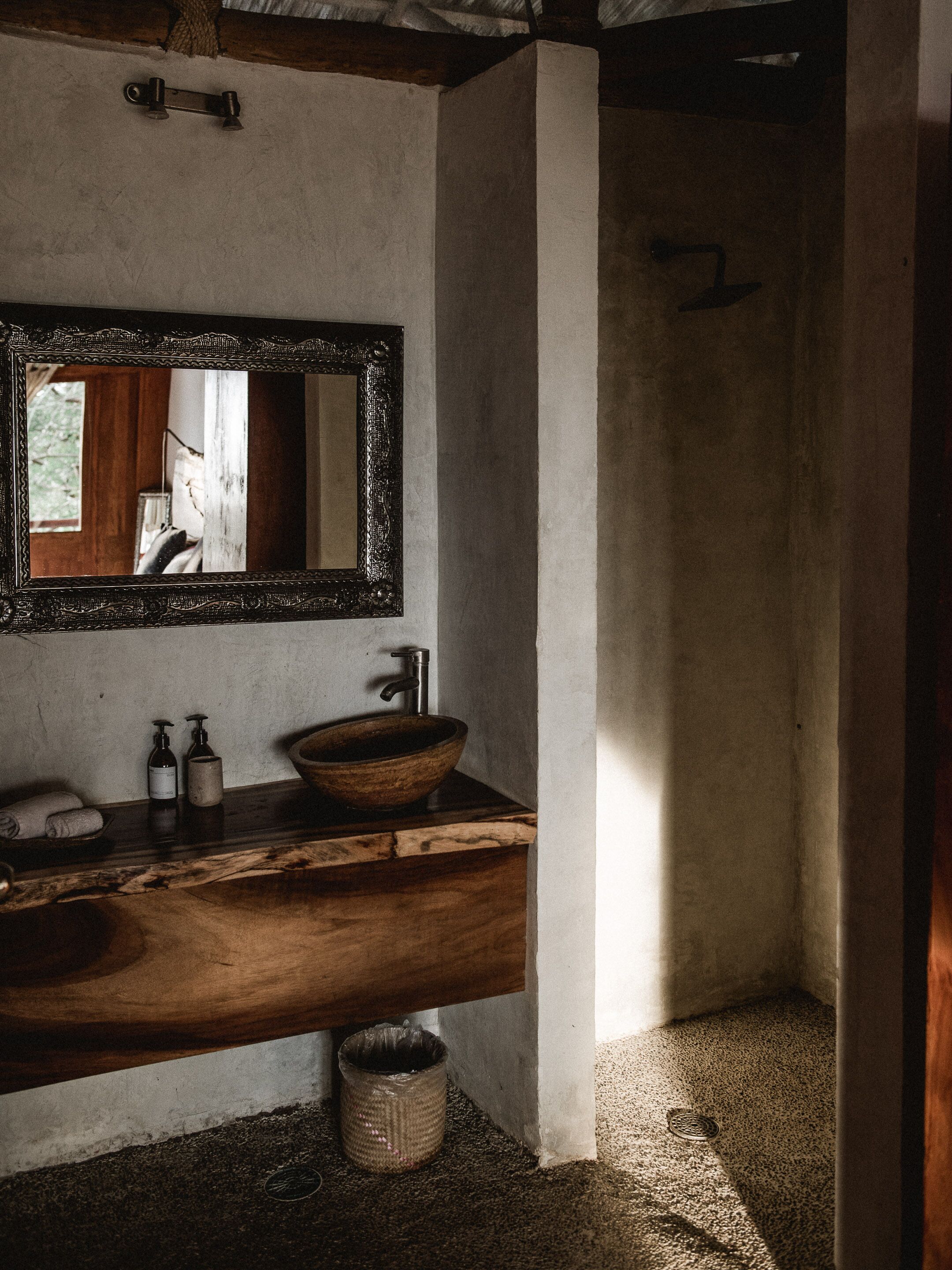 comfort single room, 1 bedroom, partial ocean view | bathroom | shower, free toiletries, towels, soap