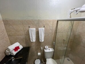 Standard Triple Room | Bathroom | Shower, hair dryer, towels, toilet paper