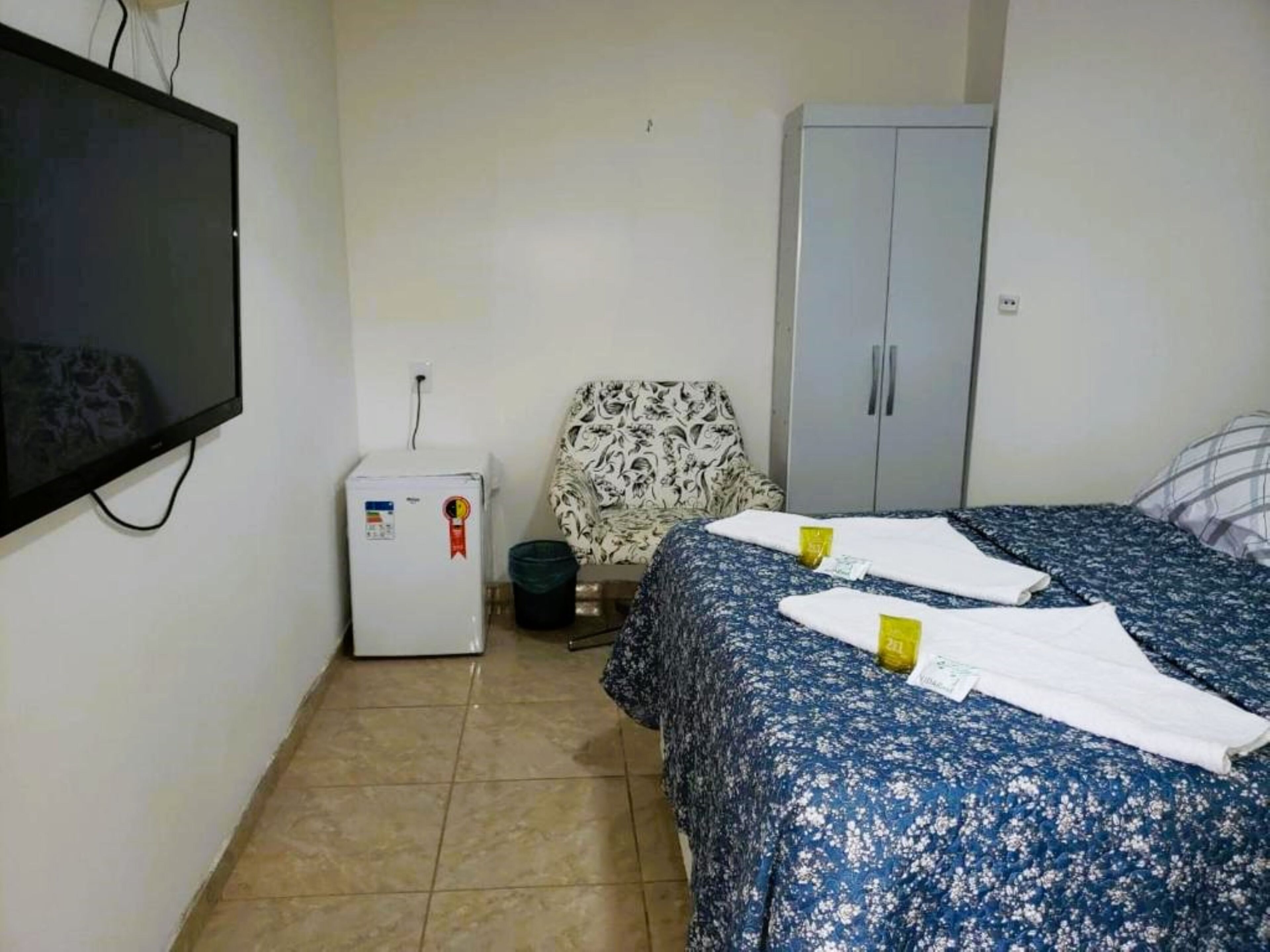 Standard Twin Room | Minibar, blackout drapes, bed sheets