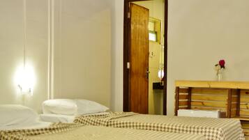 Quarto triplo standard, 2 quartos | Sala de reunião