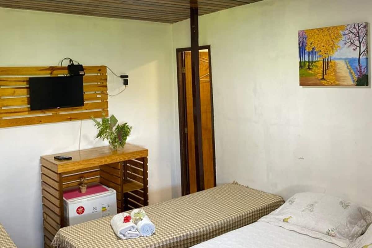 Minibar, WiFi (free)