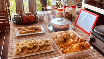 Petit déjeuner préparé à la commande compris tous les jours