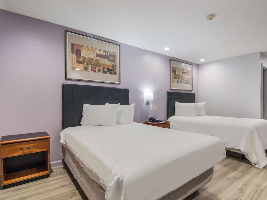 Desk, iron/ironing board, free rollaway beds, free WiFi