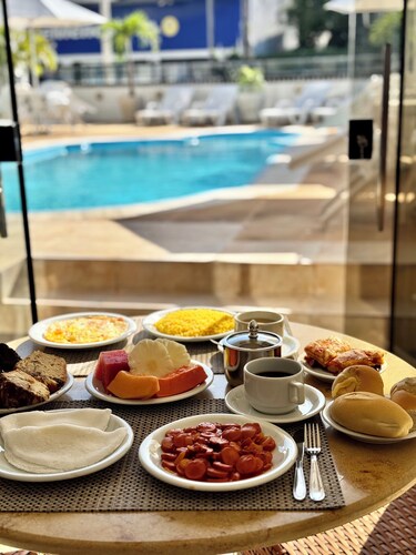 Las Brisas Beach Hotel