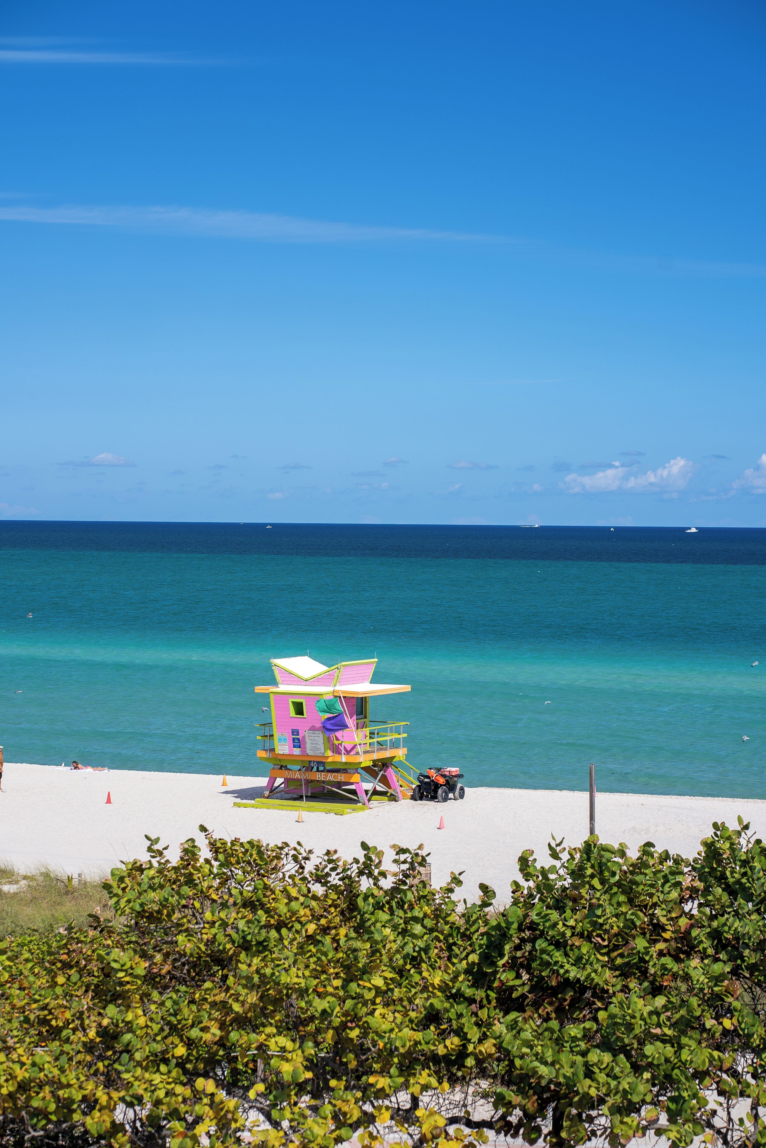 Ubicación a pie de playa y arena blanca
