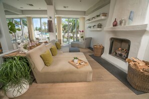 Couples treatment room(s), sauna, hot tub, steam room, body treatments - Nobu Hotel Miami Beach (Miami Beach)