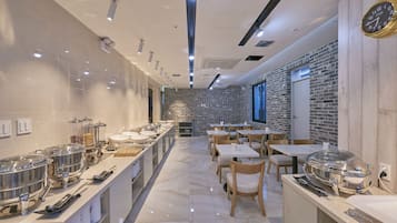 Morgenmadsbuffet hver dag (13000 KRW pr. person)