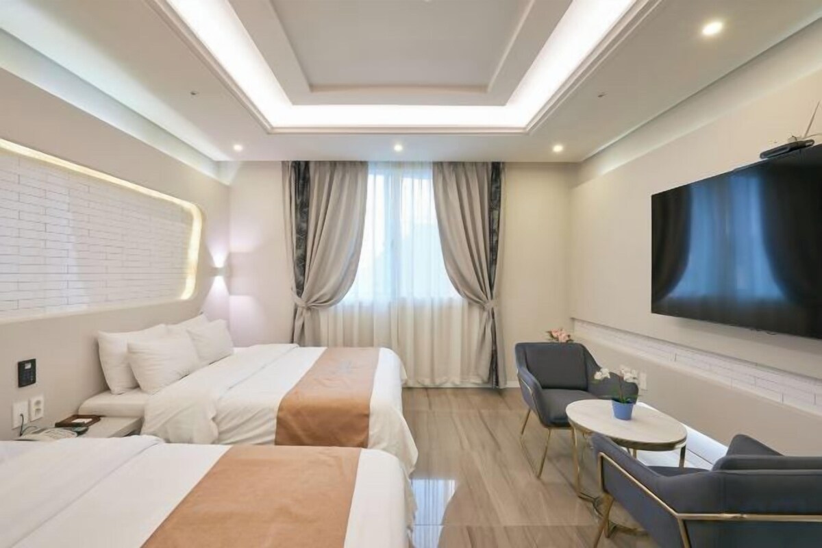 Coffres-forts dans les chambres, chambres insonorisées, Wi-Fi gratuit