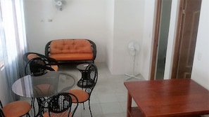 Two Bedroom Apartment | Olohuone