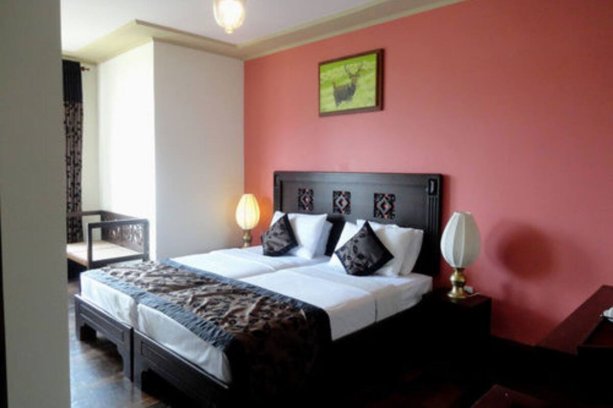 双人房, 私人浴室, 湖景 | 办公桌、熨斗/熨板、免费 WiFi