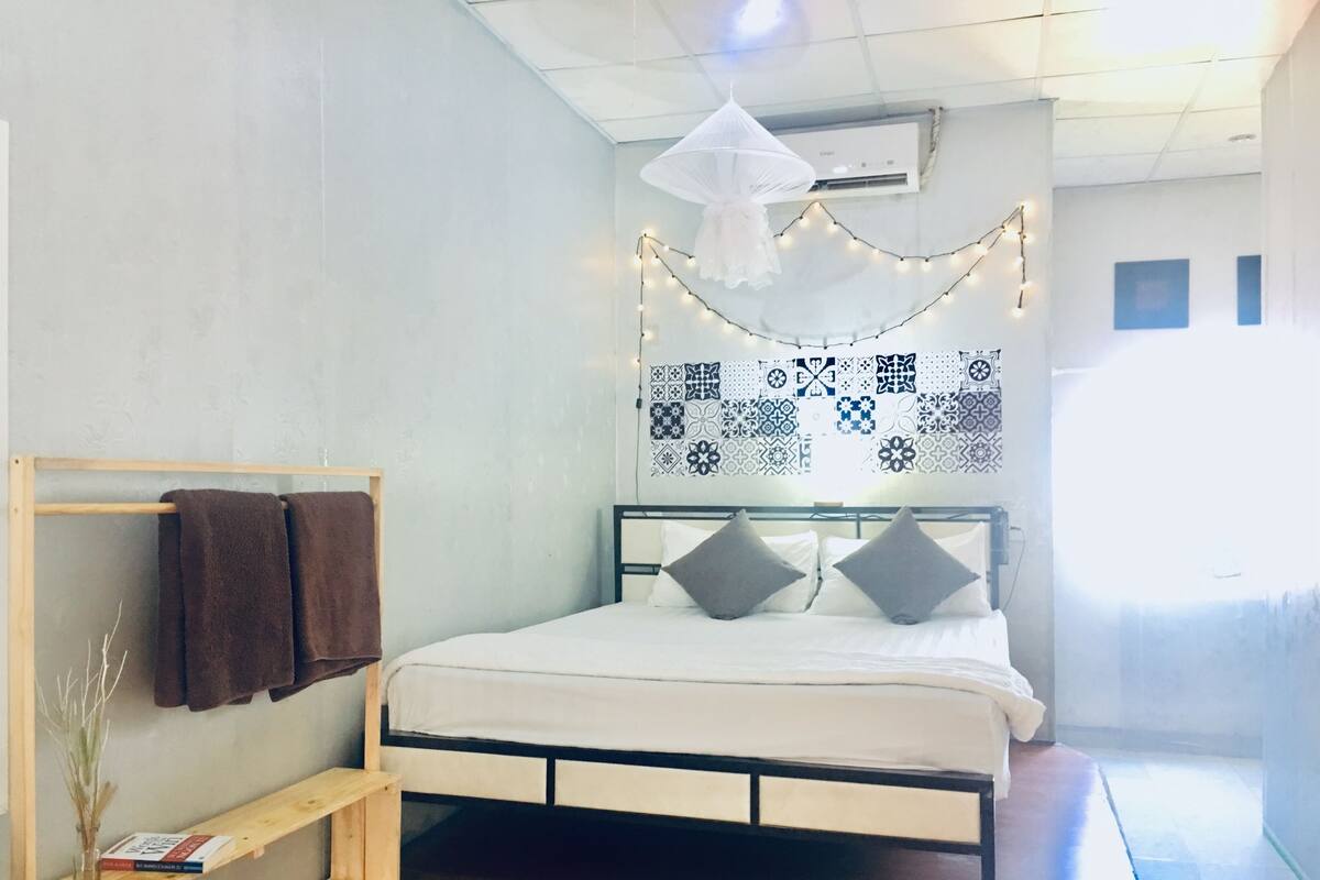 Basic Double Room, 1 Queen Bed | WiFi (free)