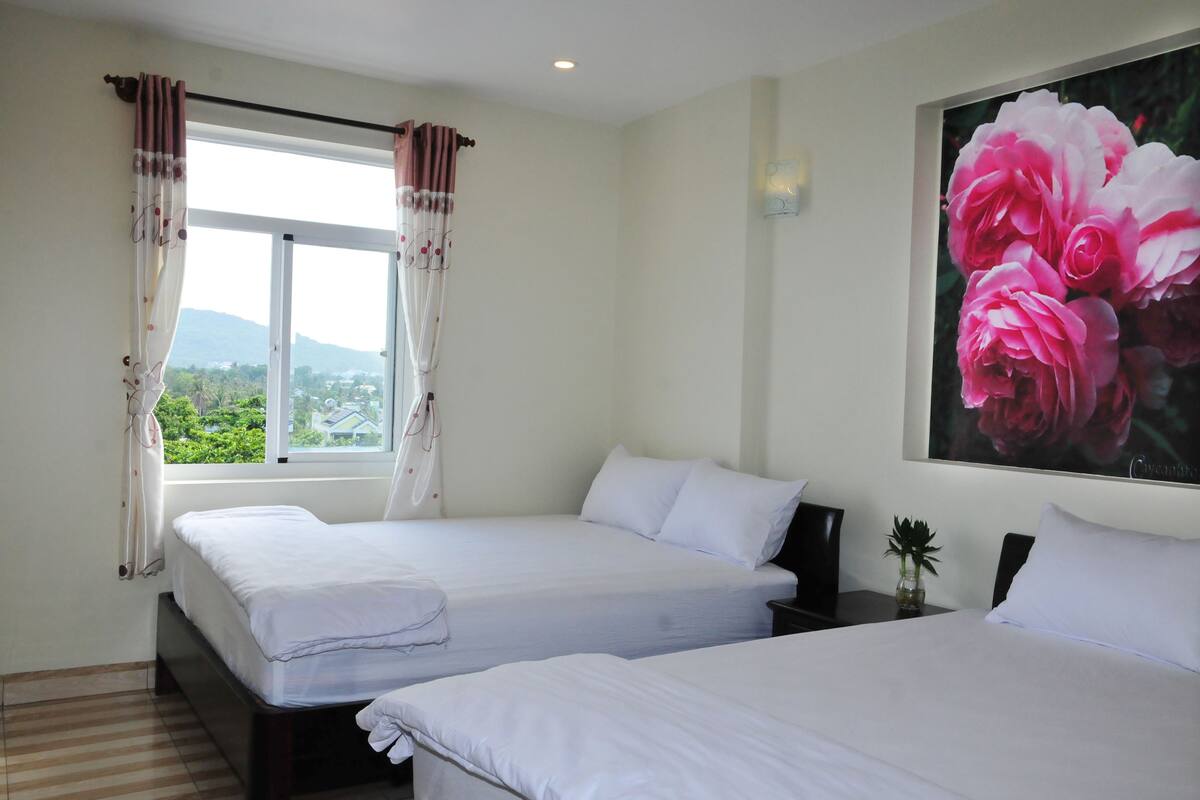 Minibar, desk, free WiFi, bed sheets