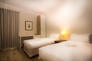 Desk, iron/ironing board, free WiFi - Shilla Lodge (Strathfield)