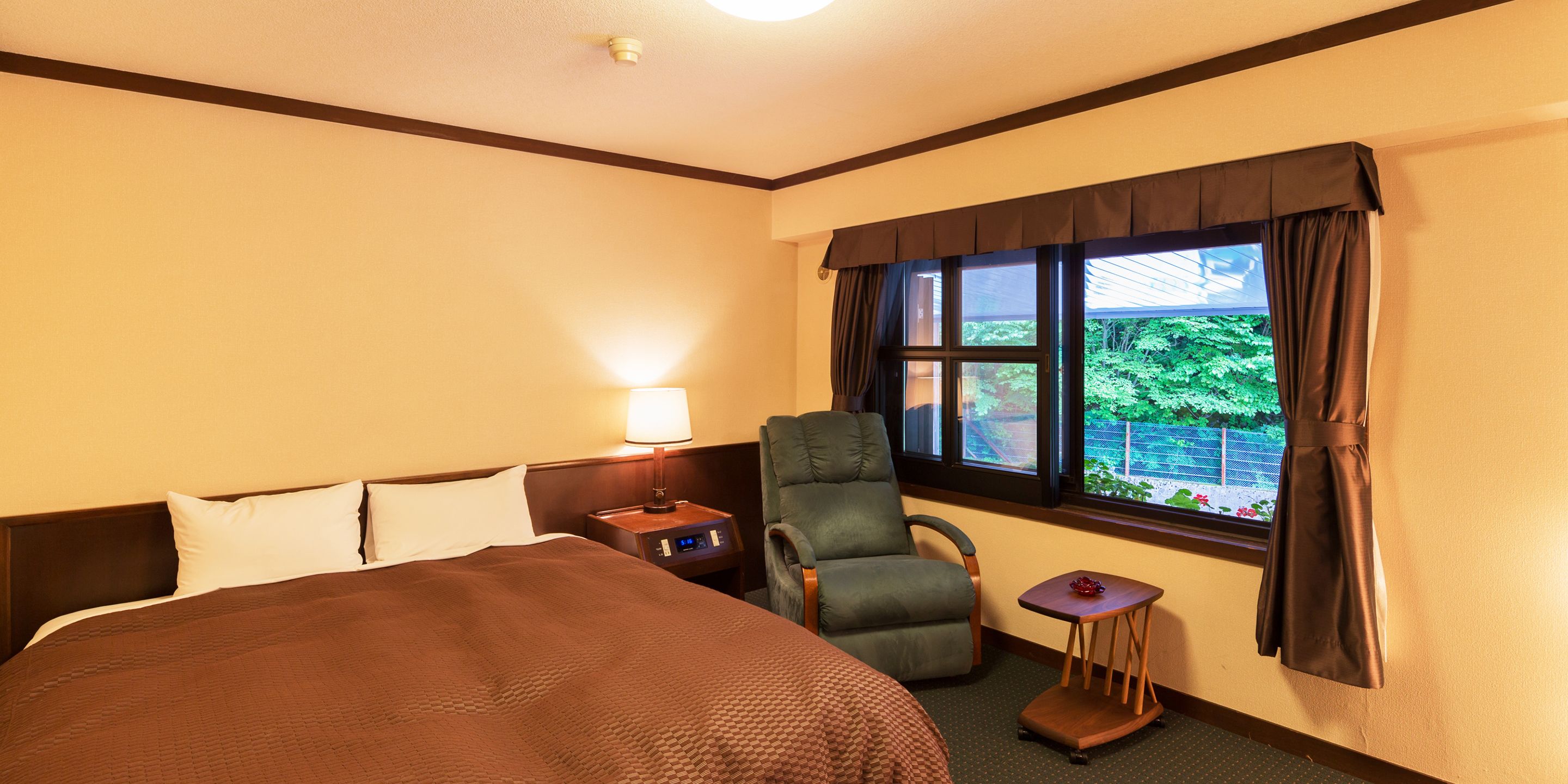 double room | in-room safe, desk, free rollaway beds, free wifi