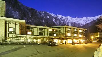 Façade de l’hébergement - soirée/nuit