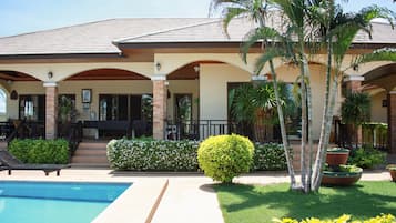 3 Bedrooms House, Private Pool | Terrace/patio